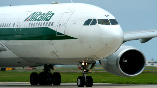 Aereo Alitalia sulla pista