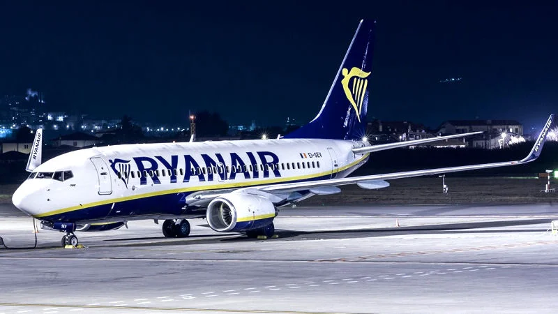 Ritardo Ryanair Bologna Palermo aereo fermo in pista