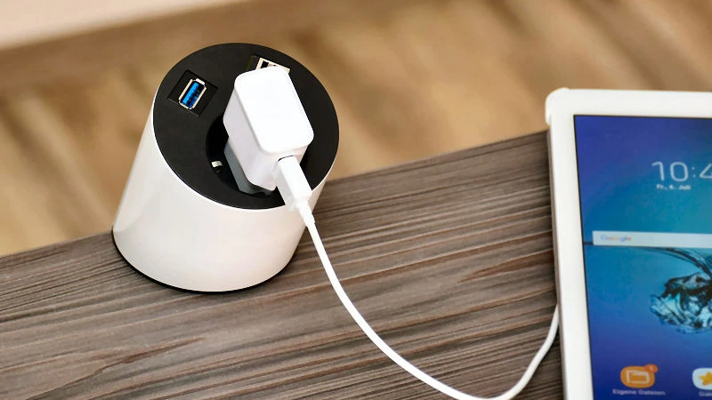 usb in aeroporto